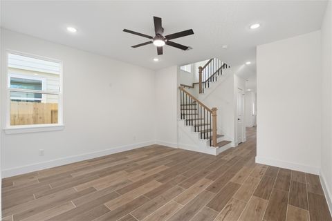 Photo of 135 S Virginia Avenue, La Porte, TX 77571 (MLS # 12737139)