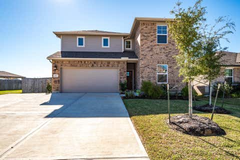 Homes For Sale - 8603 Treetop Heights Drive<br/> Baytown, TX 77523