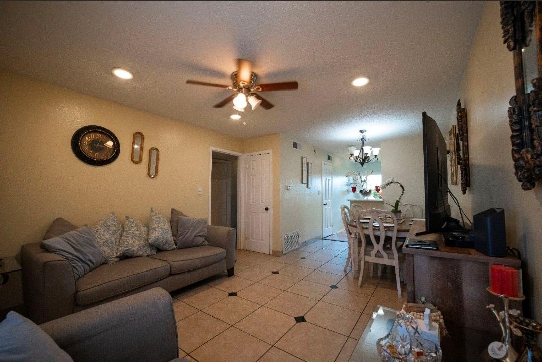 1220 Shadowdale Drive 8