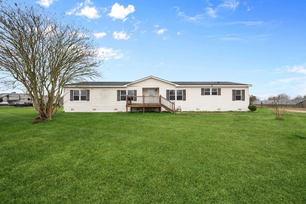 Photo of 1007 County Road 6055, Dayton, TX 77535 (MLS # 95677348)