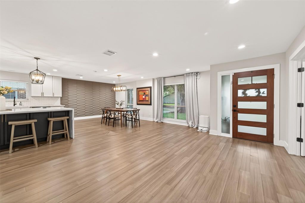 Photo of 6227 Yarwell Drive, Houston, TX 77096 (MLS # 31556179)