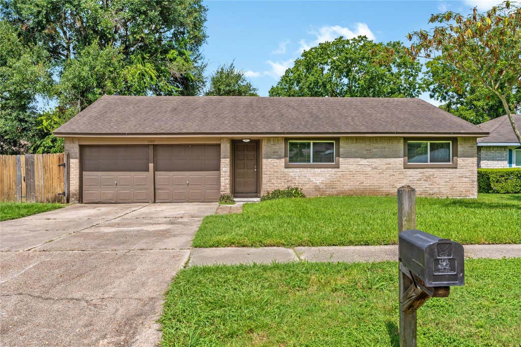 Photo of 11307 Beauvoir Drive, Houston, TX 77065 (MLS # 31513863)