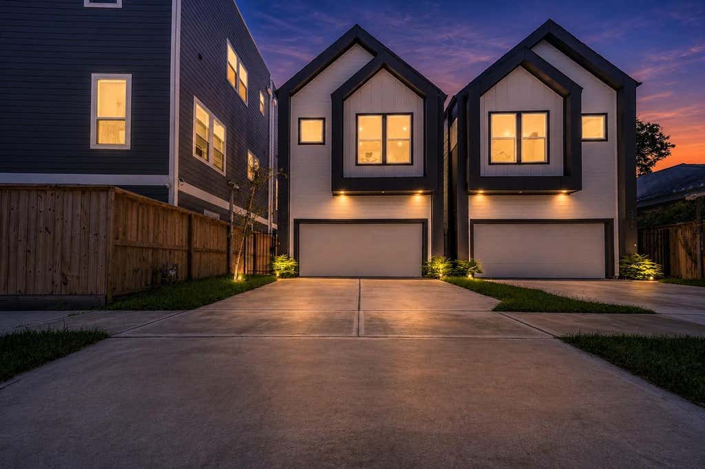 Photo of 3036 Mcgowen Street, Houston, TX 77004 (MLS # 10095199)
