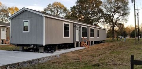 Photo of 4 Laurel Court, Cleveland, TX 77327 (MLS # 15170151)