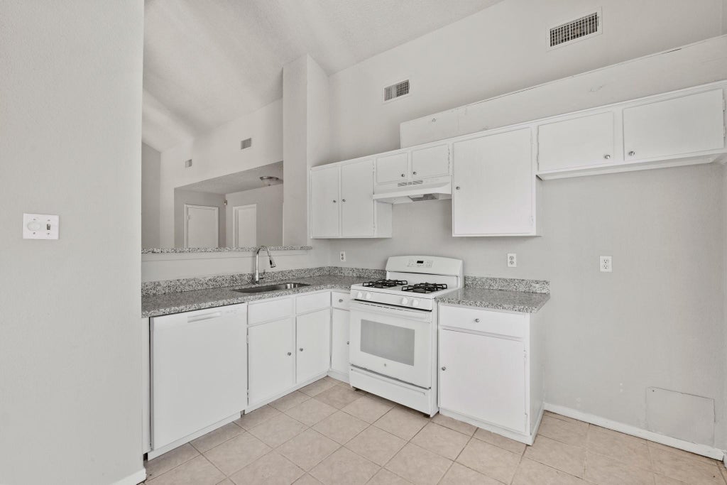 Photo of 7522 Sorbete Drive, Houston, TX 77083 (MLS # 66453885)