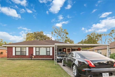 Photo of 201 Midway Drive, Baytown, TX 77521 (MLS # 42041609)