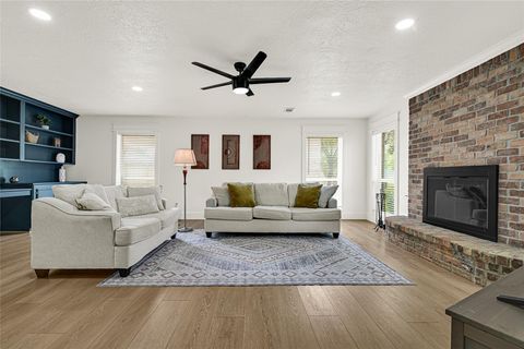 Photo of 723 Loire Lane, Houston, TX 77090 (MLS # 29083164)