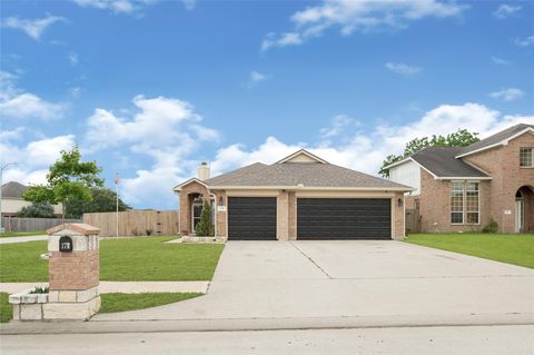 Photo of 174 Horn Court, Baytown, TX 77523 (MLS # 67378171)