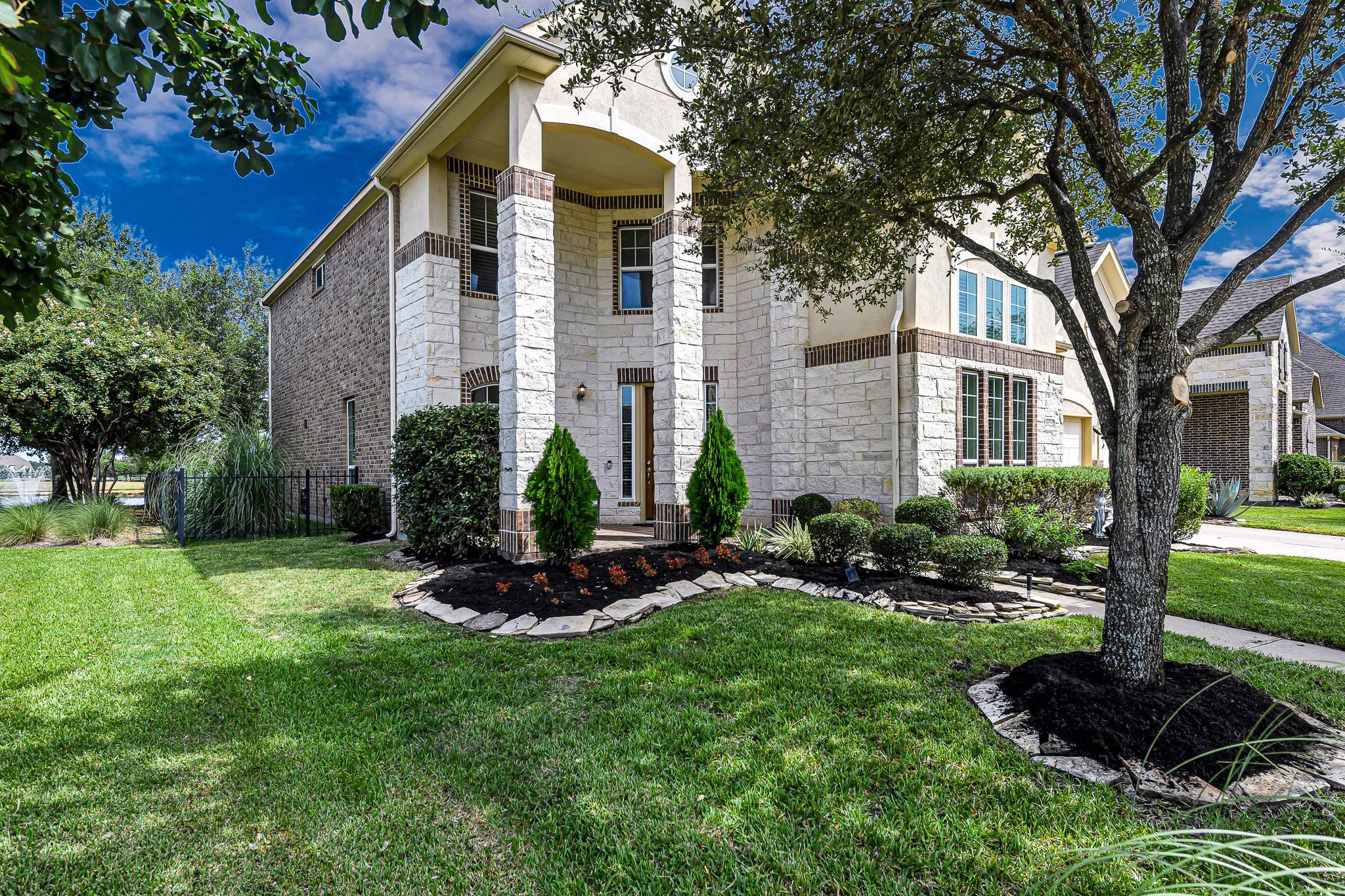 25722 Oakwood Knoll Drive