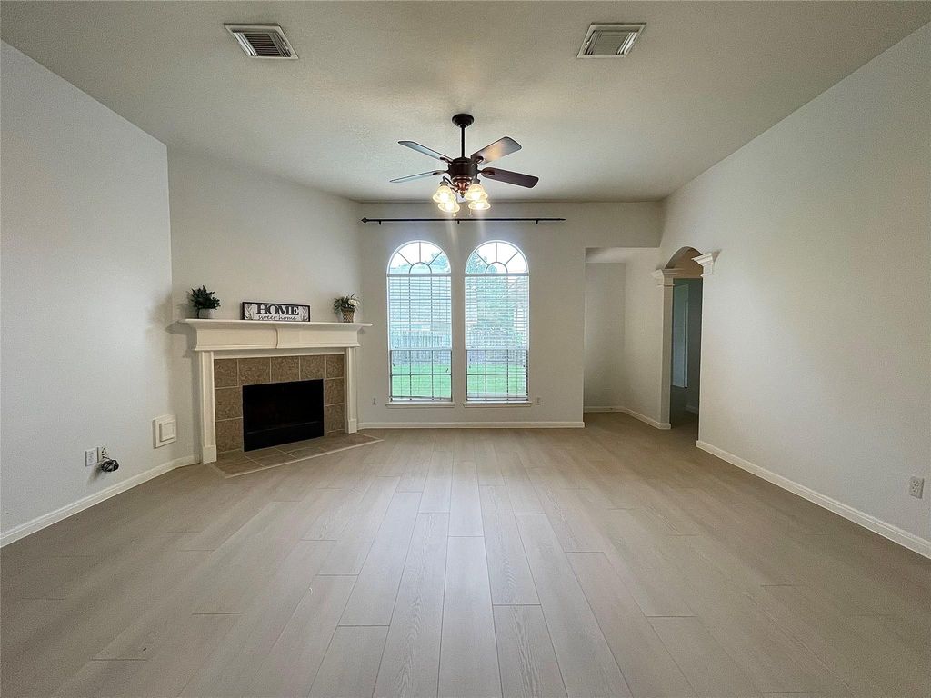 Photo of 5822 Carta Valley Lane, Richmond, TX 77469 (MLS # 37862593)