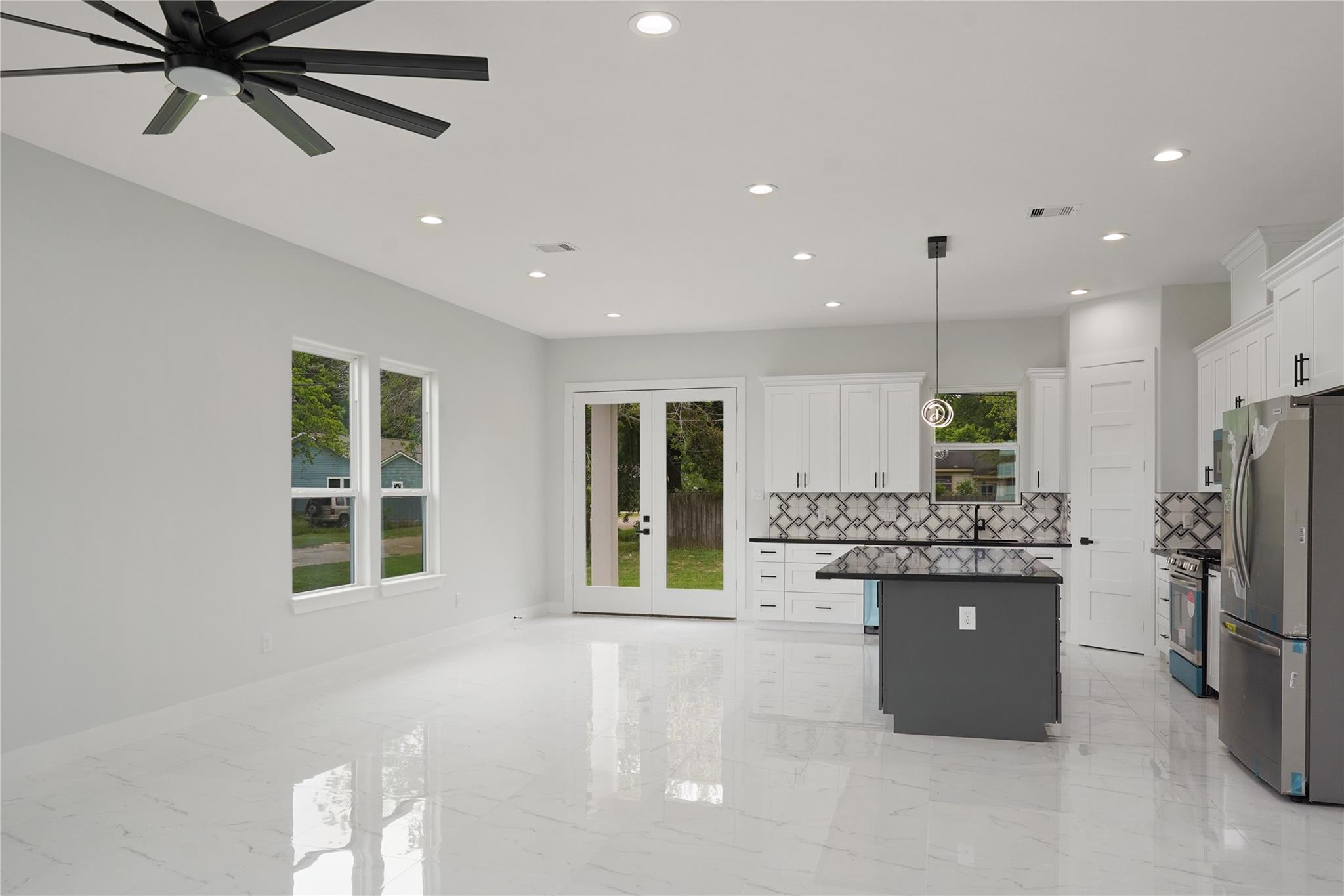511 Laurel