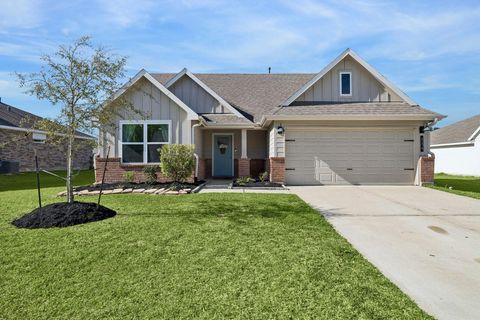 Homes For Sale - 334 Lakeway Circle<br/> Anahuac, TX 77514