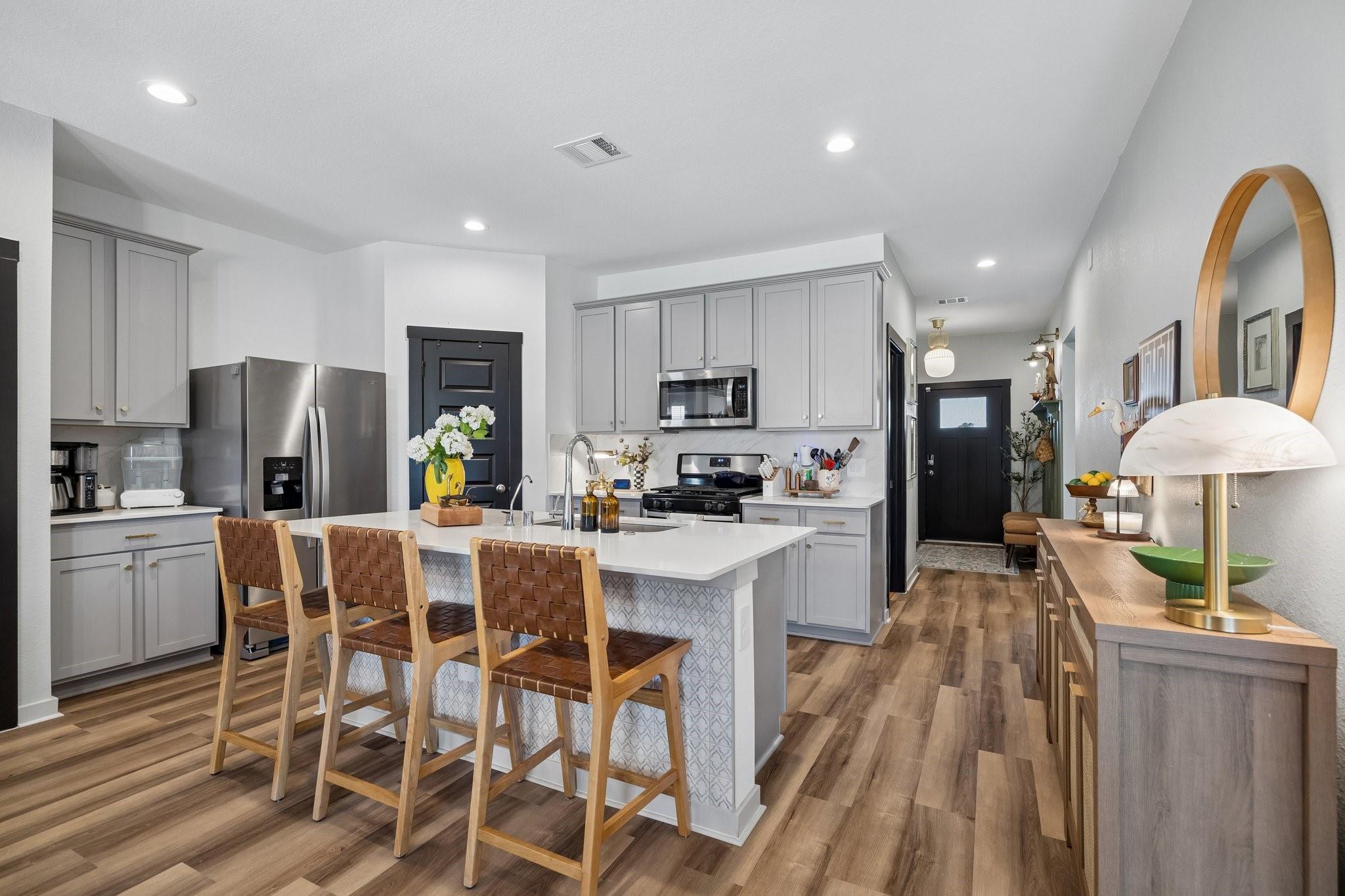 334 Lakeway Circle