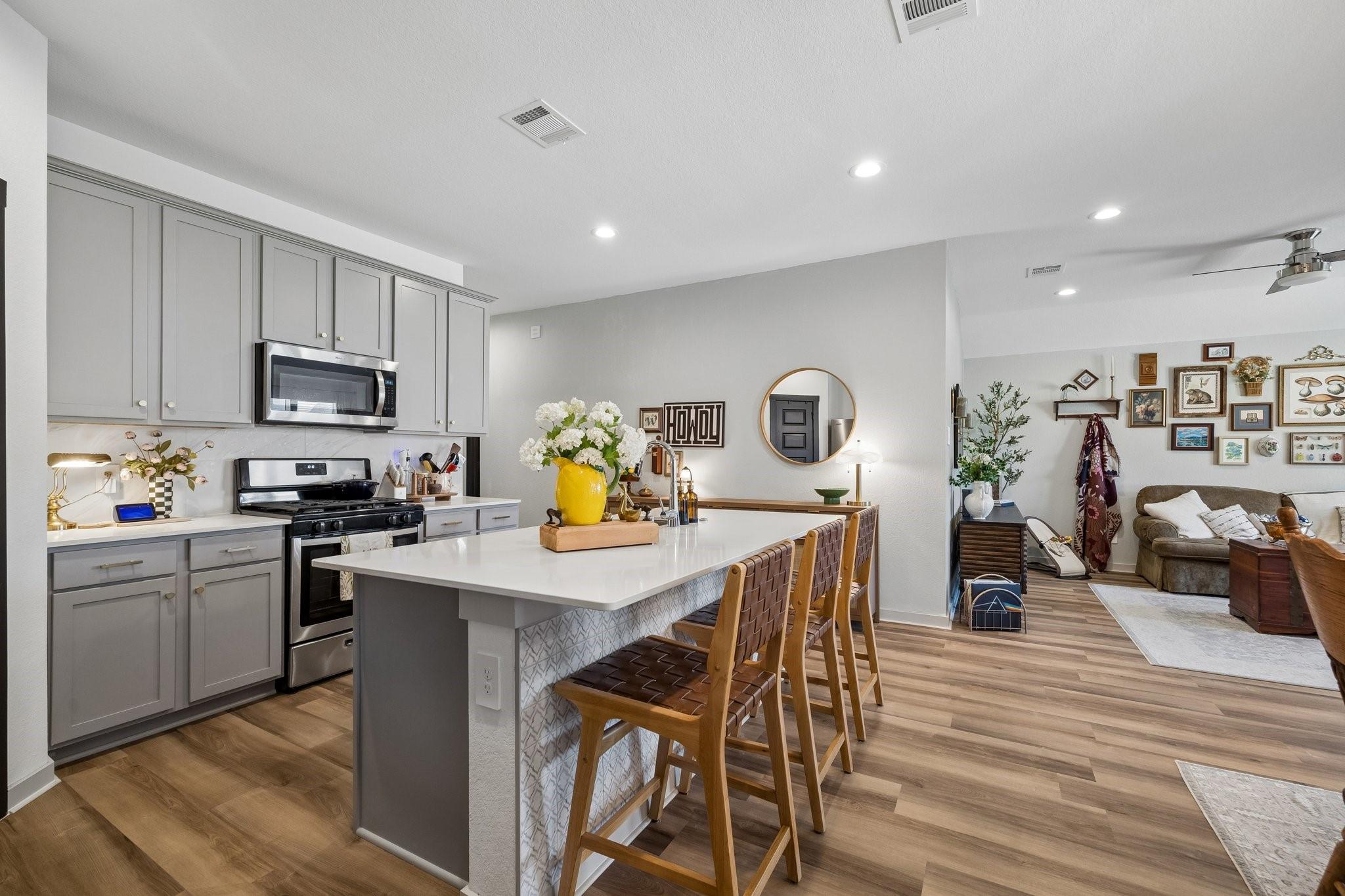 334 Lakeway Circle