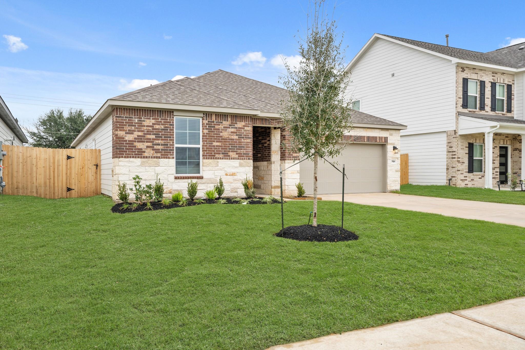 751 Red Mulberry Street