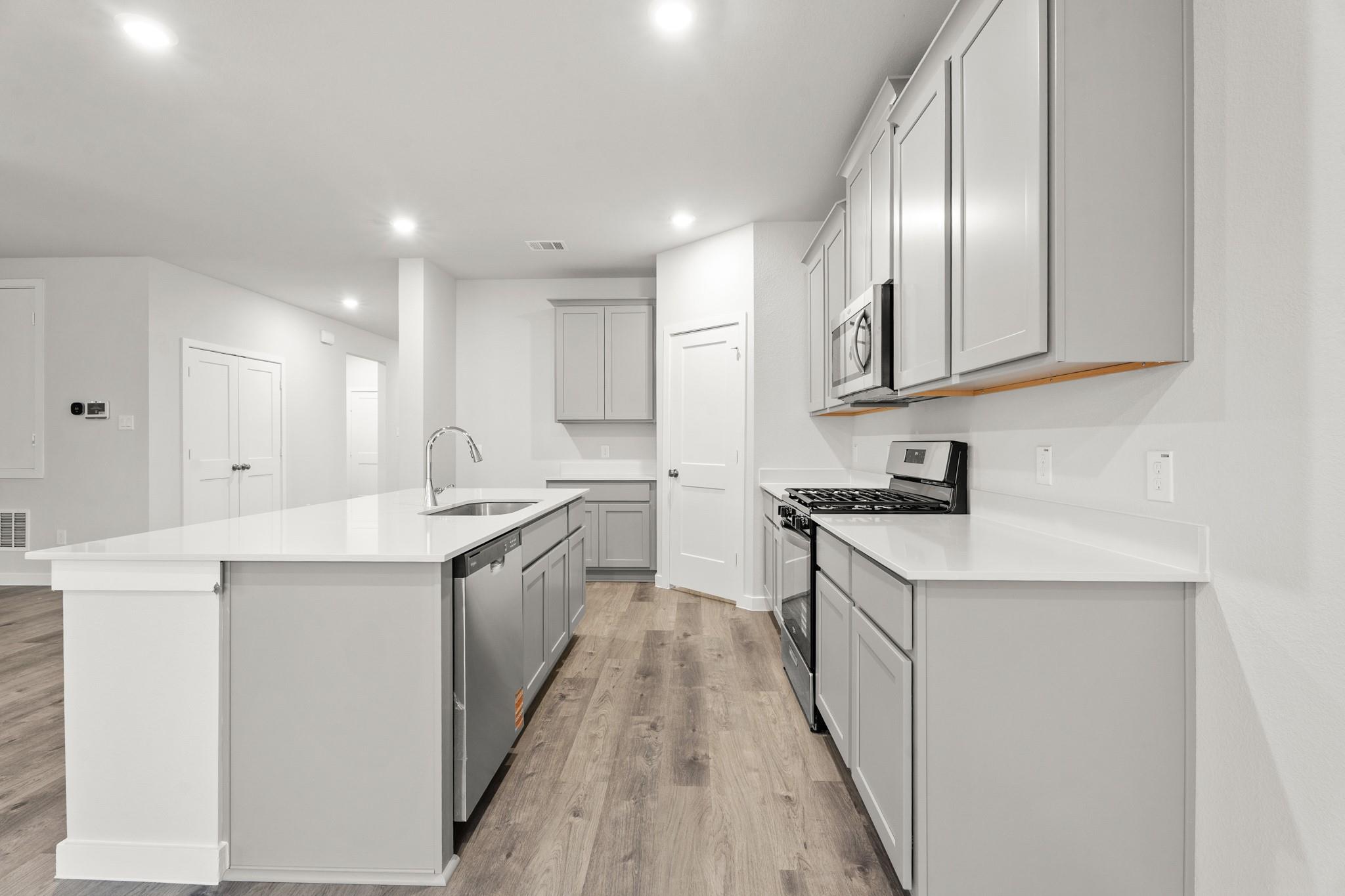 751 Red Mulberry Street