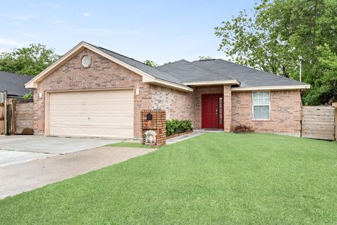 Photo of 1438 Wall Street, Beaumont, TX 77701 (MLS # 2952439)