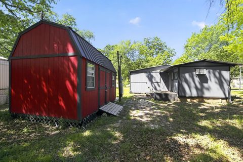 Photo of 14029 Sitting Bull, Malakoff, TX 75148 (MLS # 37100167)