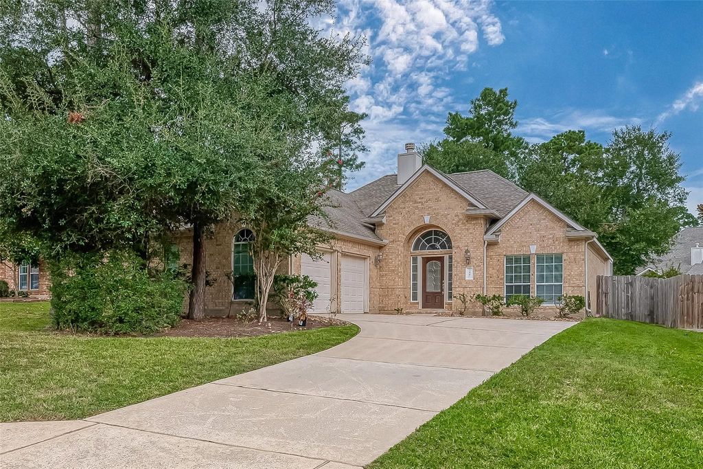Photo of 14 Pomerelle Place, The Woodlands, TX 77382 (MLS # 35468912)