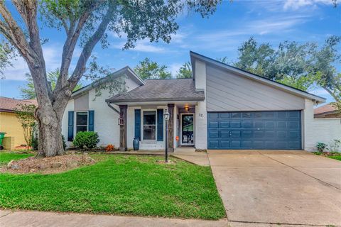 Photo of 32 Sarita Road, Angleton, TX 77515 (MLS # 24764921)