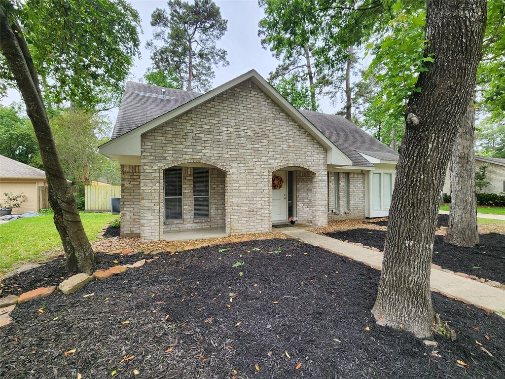 Photo of 2182 Tree Lane, Houston, TX 77339 (MLS # 31030426)