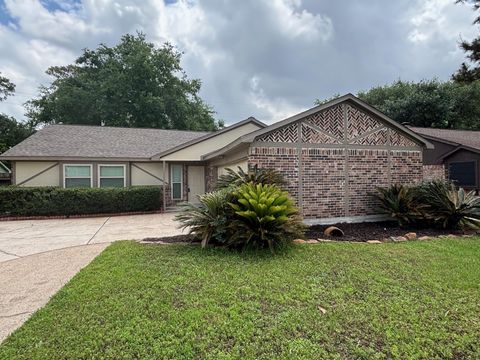 Photo of 20130 Foxchester Lane, Humble, TX 77338 (MLS # 32129398)