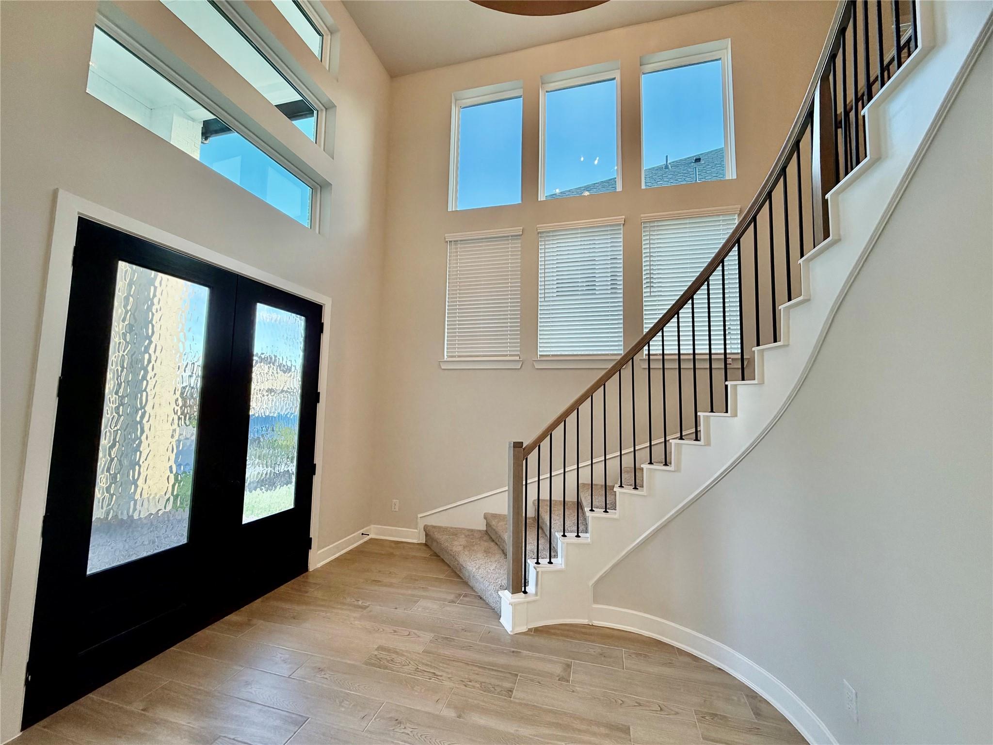 1111 Luna Drive