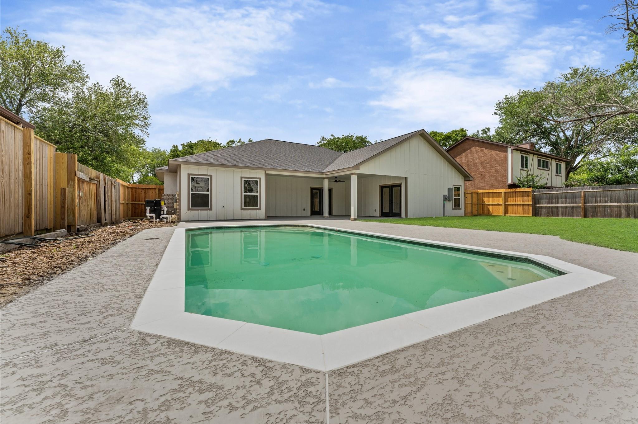 1618 Lake Bluff Drive