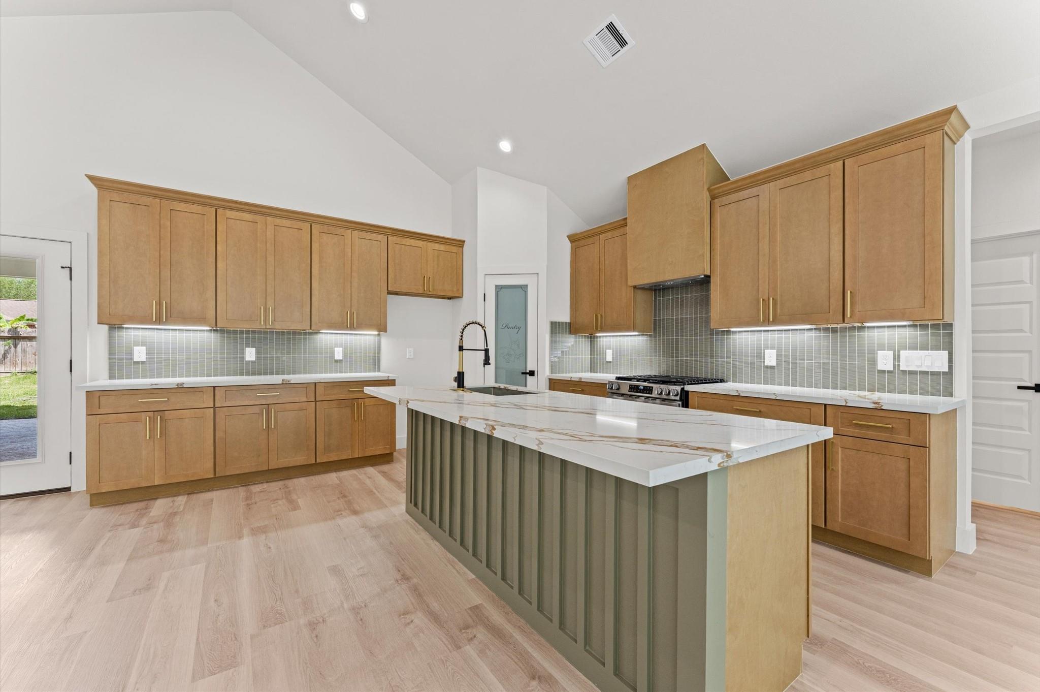 1618 Lake Bluff Drive