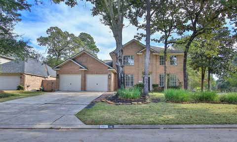 Photo of 2 Sweet Birch Place, The Woodlands, TX 77382 (MLS # 41901560)