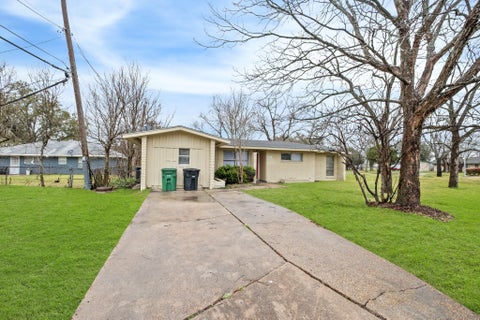 Photo of 2634 Knotty Oaks Trail, Houston, TX 77045 (MLS # 66168104)