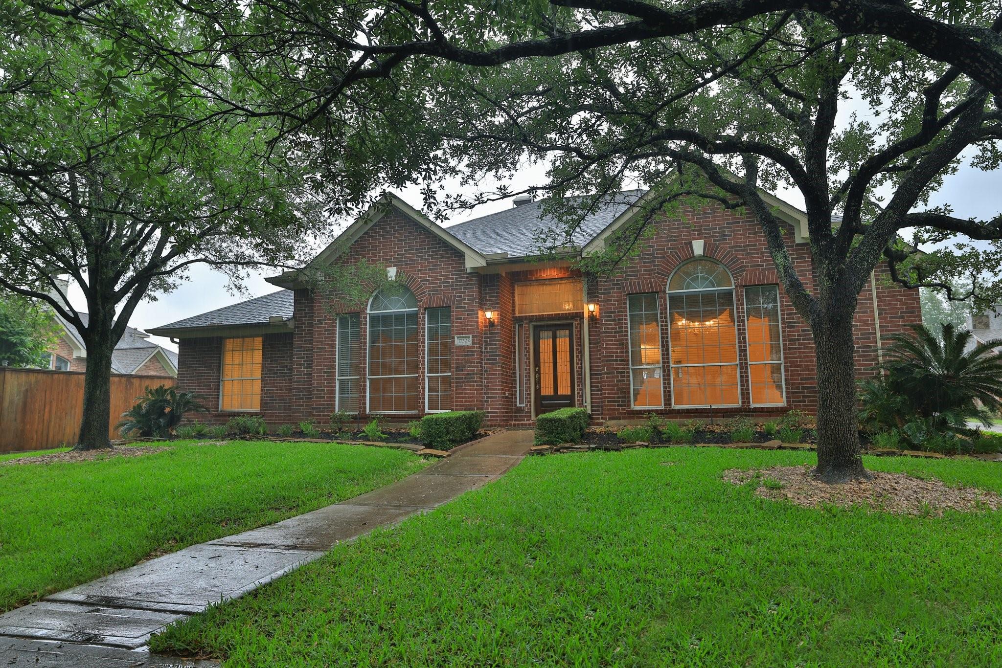 17222 Leeside Drive