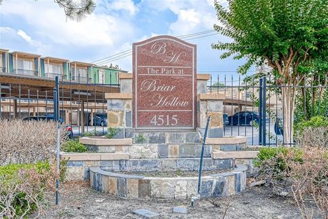 Photo of 4515 Briar Hollow Place #305, Houston, TX 77027 (MLS # 25992615)
