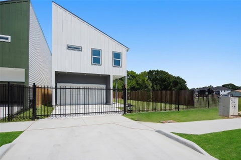 Photo of 9313 Jutland Road, Houston, TX 77033 (MLS # 8531954)