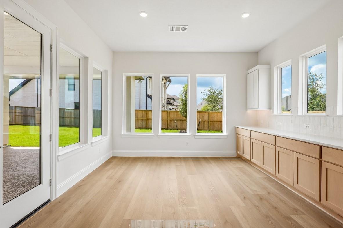 5302 Deer Valley Court