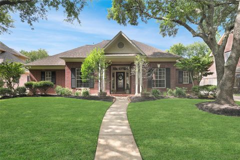 Photo of 7406 Summer Trail Drive, Sugar Land, TX 77479 (MLS # 72049965)