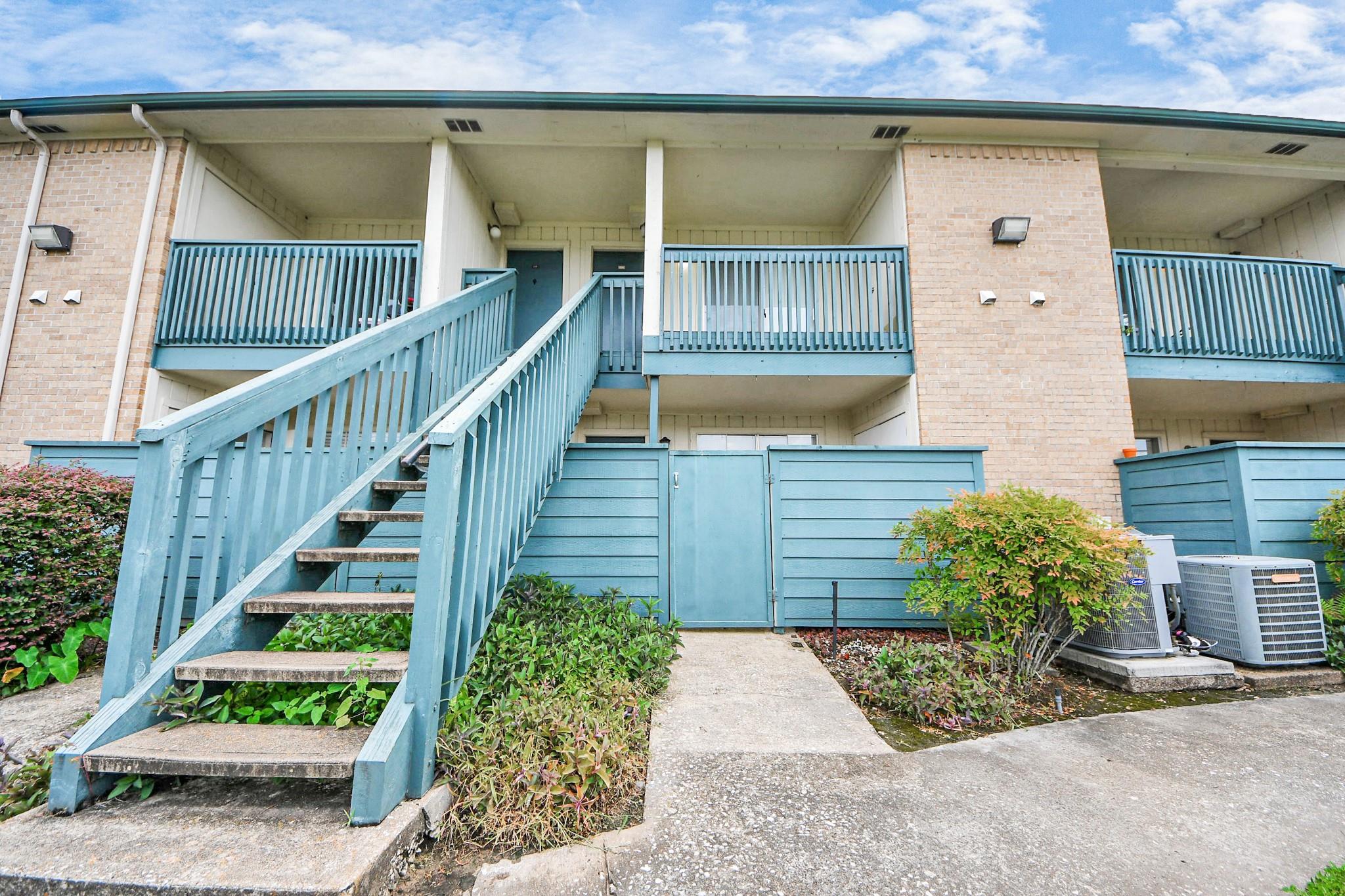 250 El Dorado Boulevard 204