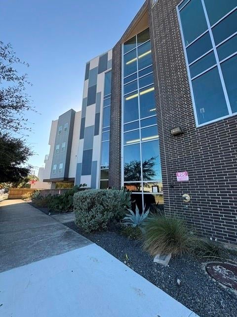 Photo of 1011 Studemont Street #204, Houston, TX 77007 (MLS # 25516199)