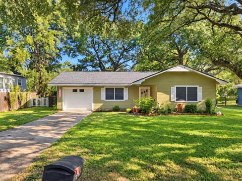 Photo of 403 Frankie Street, Wharton, TX 77488 (MLS # 54349061)