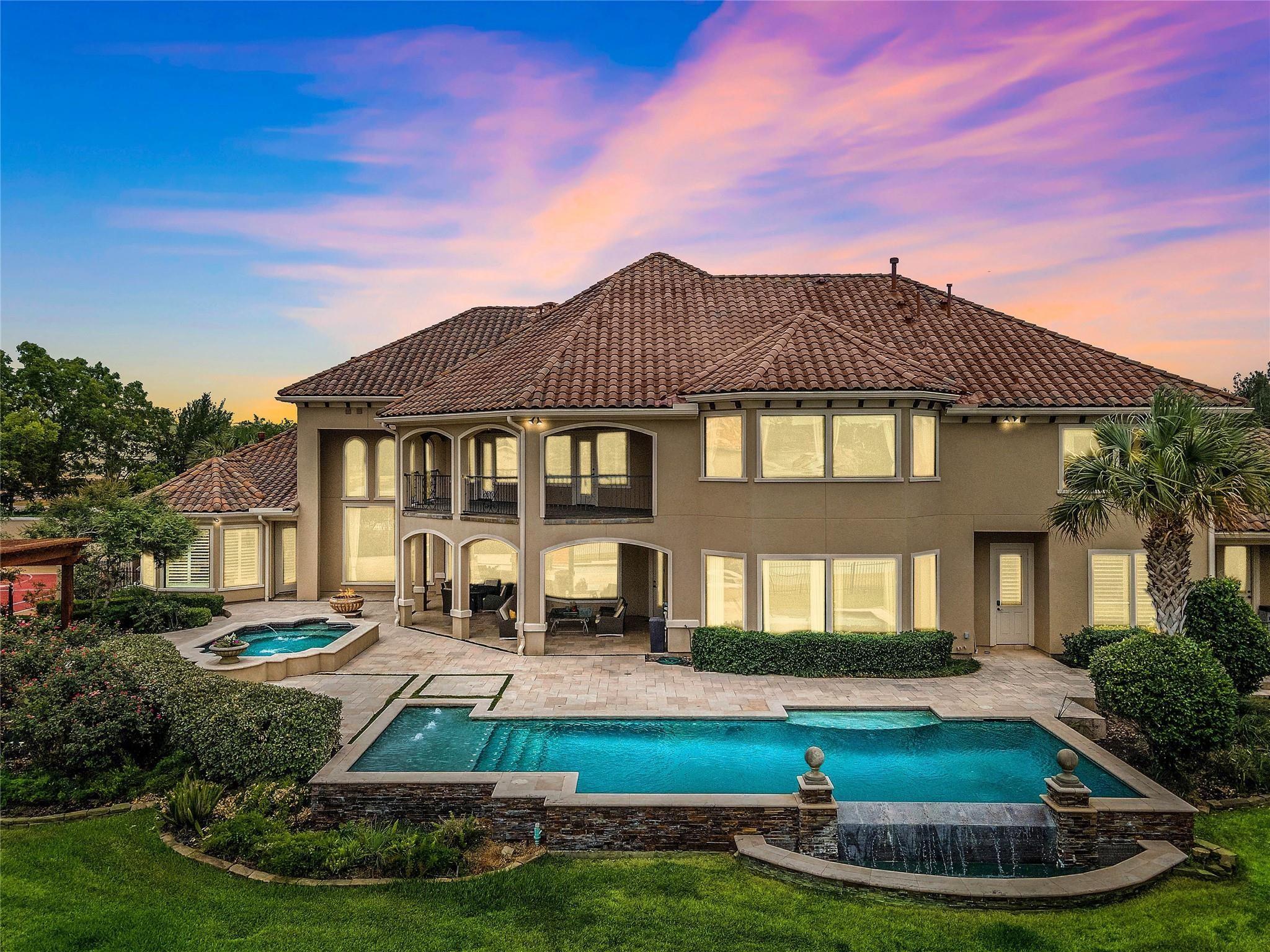 12 Retreat Boulevard