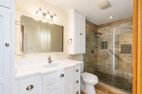 Tiny photo for 235 Lakeview Harbor, Onalaska, TX 77360 (MLS # 32958041)