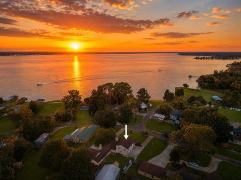 Tiny photo for 235 Lakeview Harbor, Onalaska, TX 77360 (MLS # 32958041)
