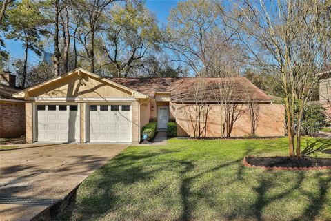 Photo of 46 N Deerfoot Circle, The Woodlands, TX 77380 (MLS # 56552331)