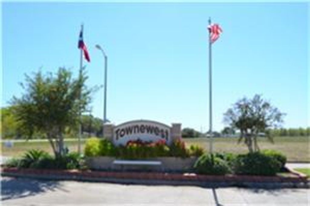 Photo of 14014 Bay Gardens Drive, Sugar Land, TX 77498 (MLS # 65238901)