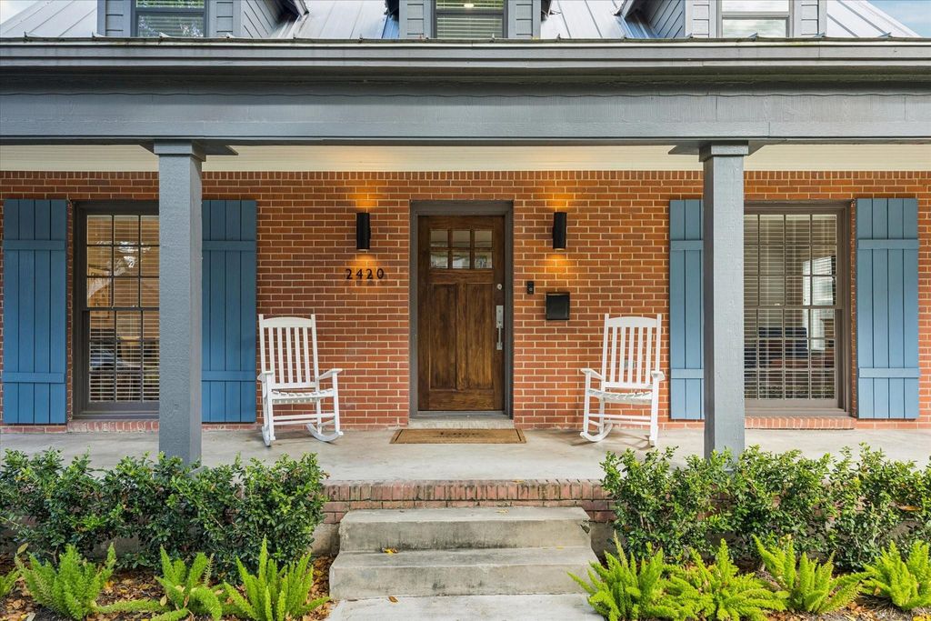 Photo of 2420 Nottingham Street, Houston, TX 77005 (MLS # 19894796)