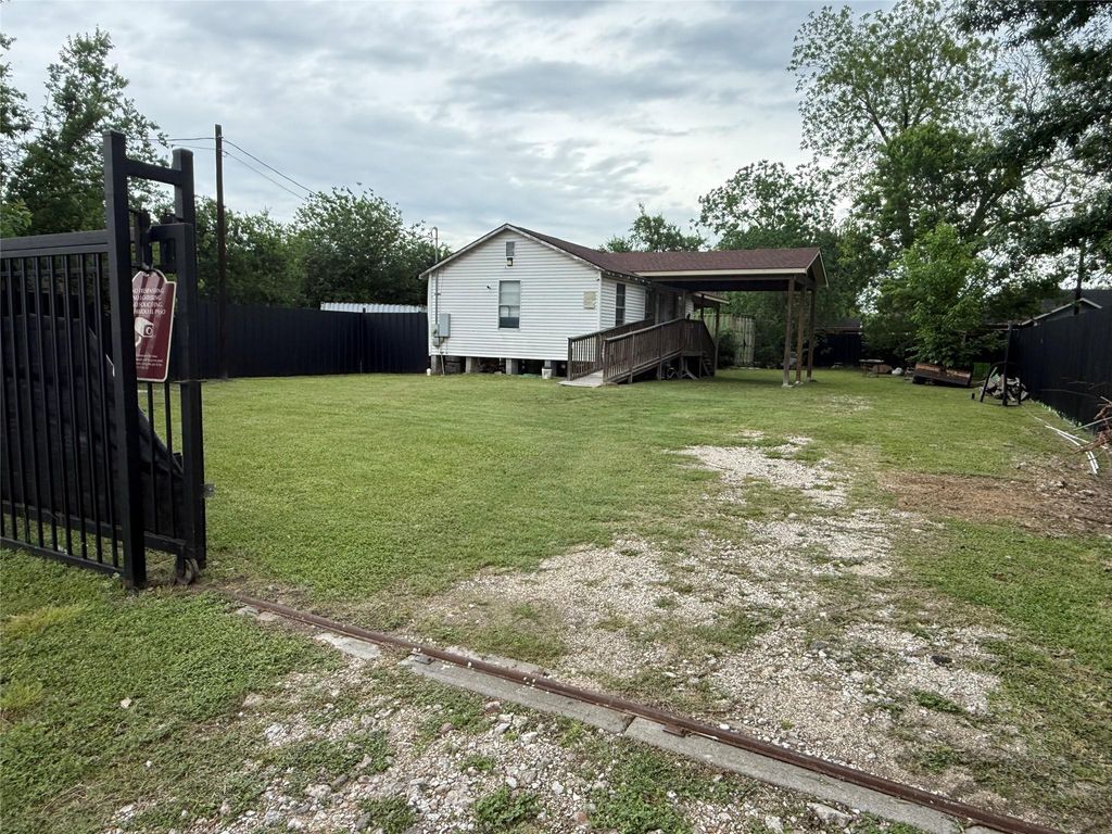 Photo of 10338 Aldine Westfield Road, Houston, TX 77093 (MLS # 31771170)