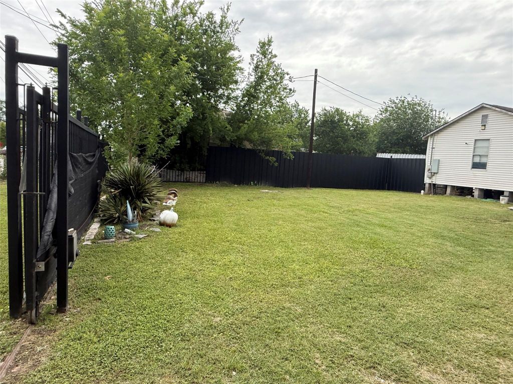 Photo of 10338 Aldine Westfield Road, Houston, TX 77093 (MLS # 31771170)