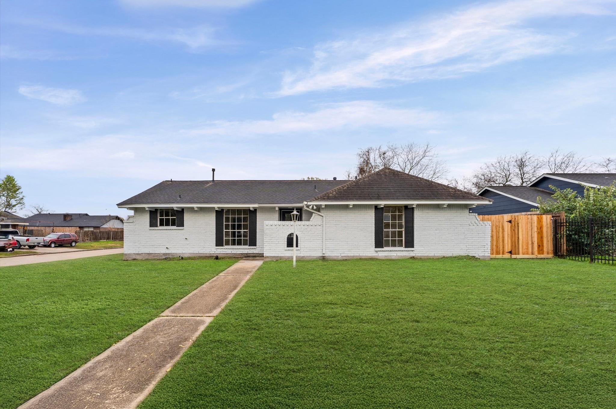 2203 Drayton Lane