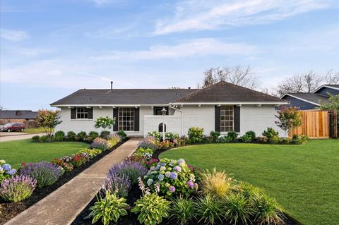 Photo of 2203 Drayton Lane, Houston, TX 77088 (MLS # 89346426)