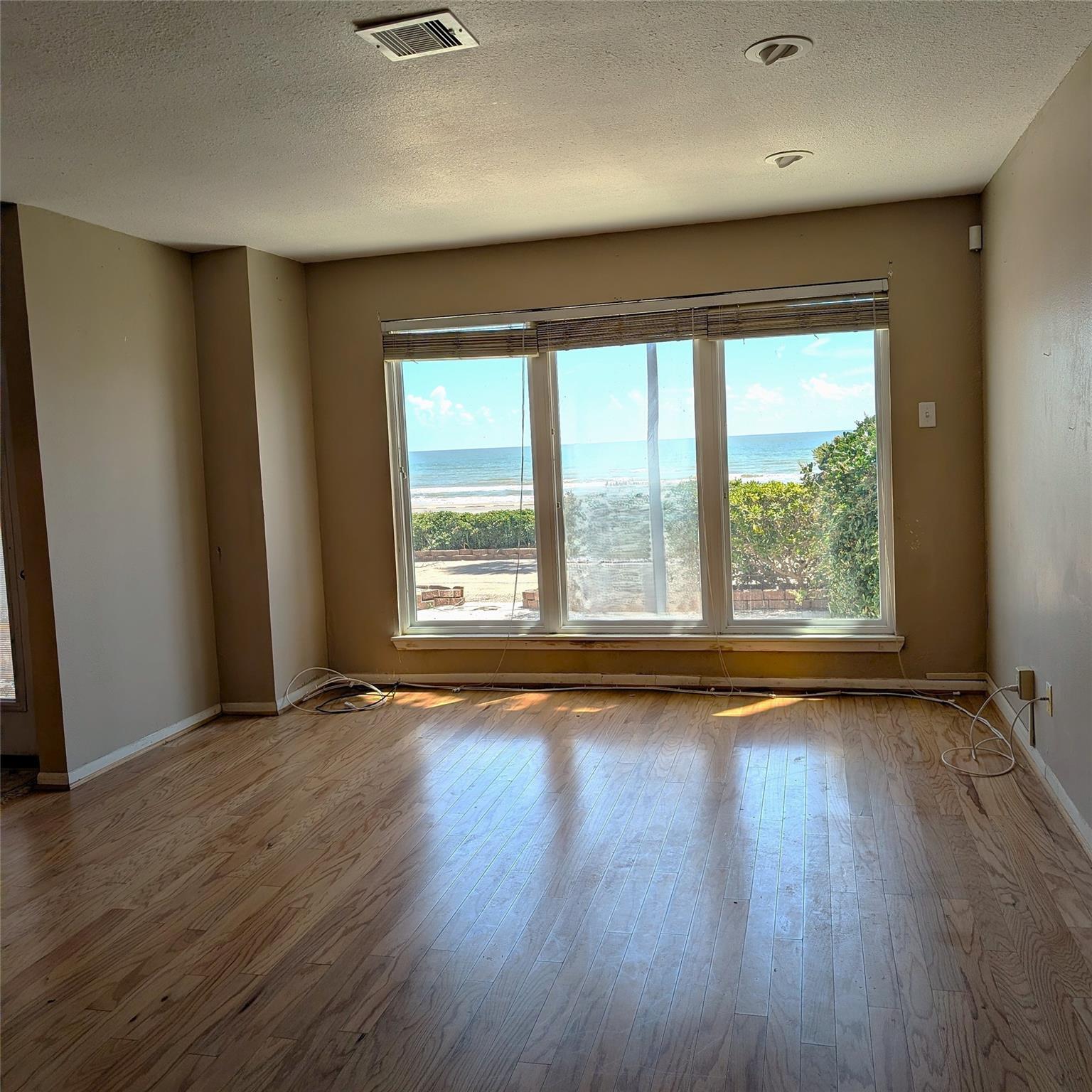 8402 Seawall Boulevard 4